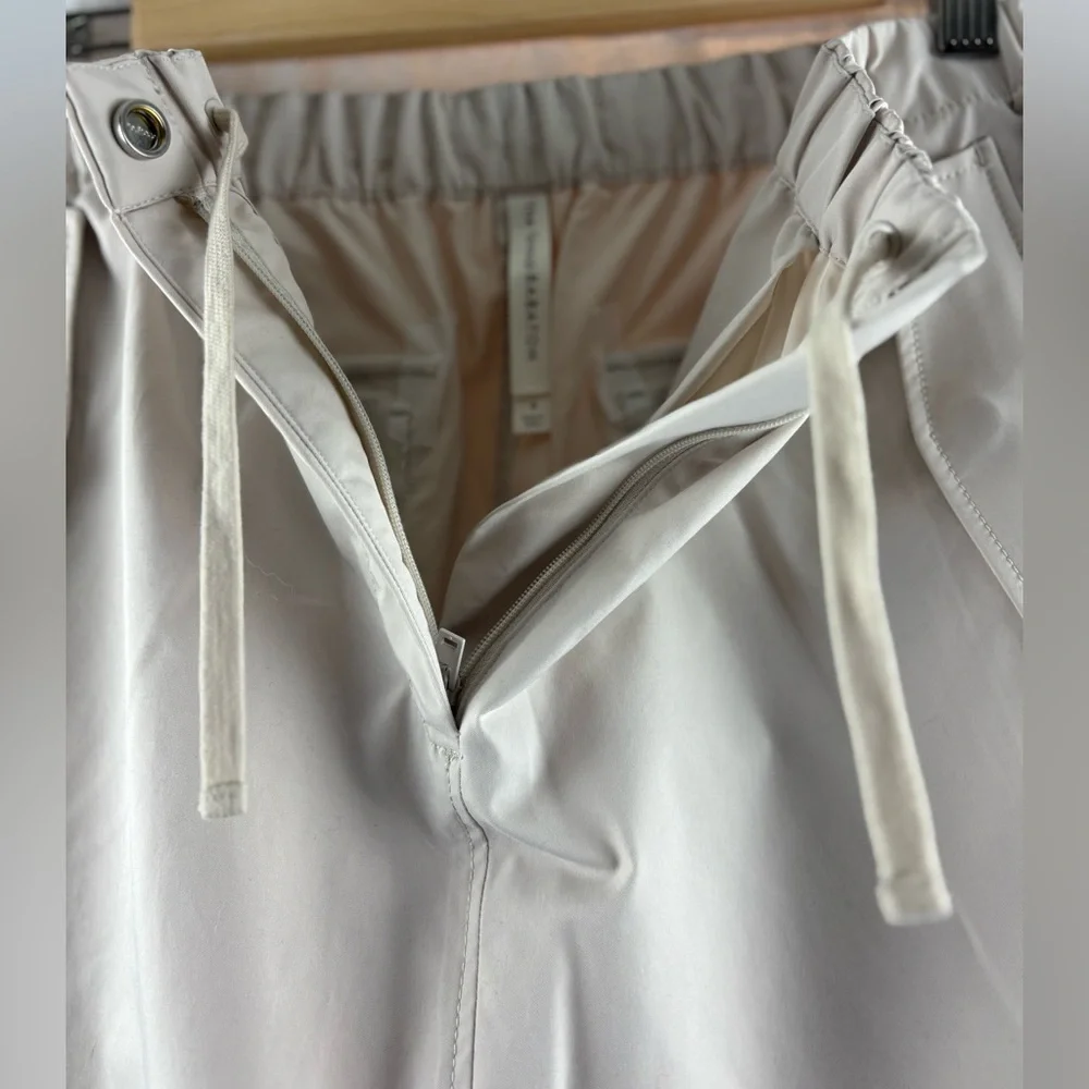 Aritzia The Group Babaton Light Beige
Emerson Skirt 6 - Picture 6 of 11